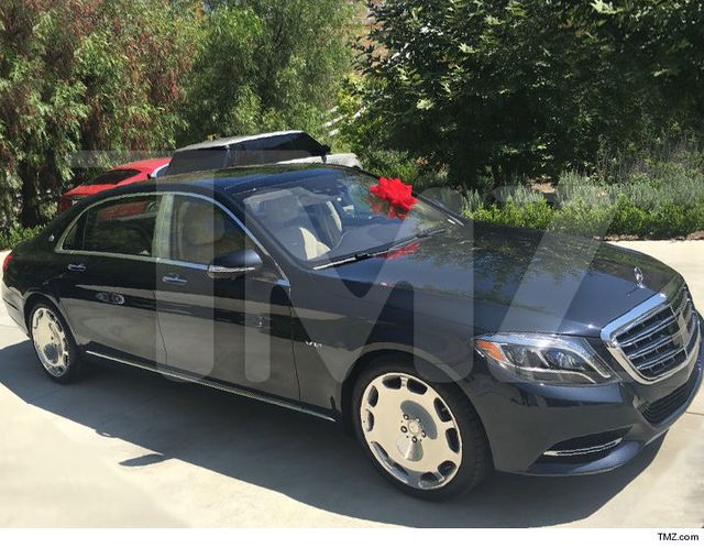 Nie uwierzysz, co Kylie Jenner dostała od Tygi na urodziny! Nie uwierzysz, co Kylie Jenner dostała od Tygi na urodziny!