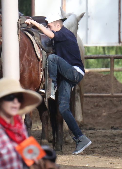 Justin Bieber na koniu (FOTO) Justin Bieber na koniu (FOTO)