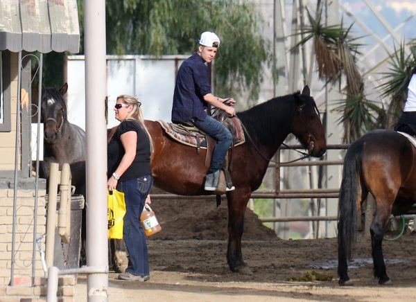 Justin Bieber na koniu (FOTO) Justin Bieber na koniu (FOTO)