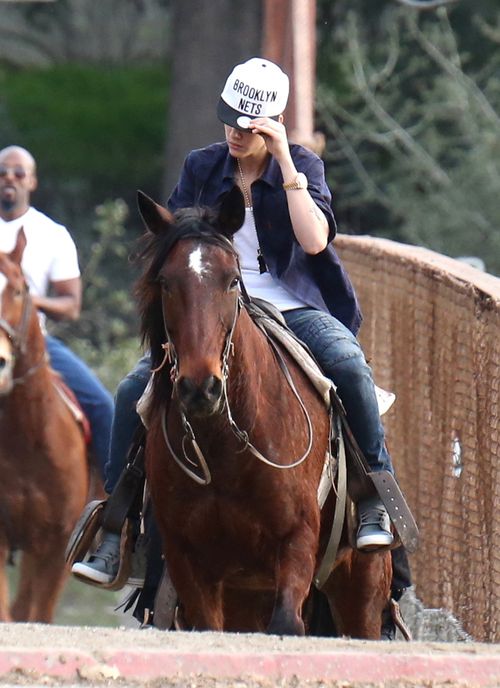 Justin Bieber na koniu (FOTO) Justin Bieber na koniu (FOTO)