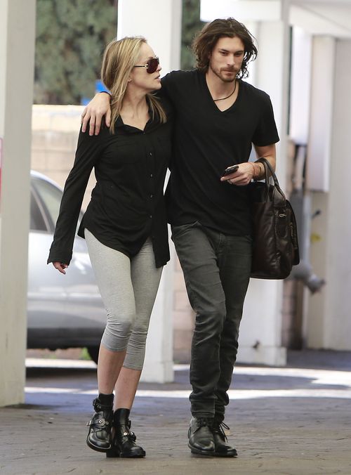 Oni podobno kilka dni temu się rozstali (FOTO)