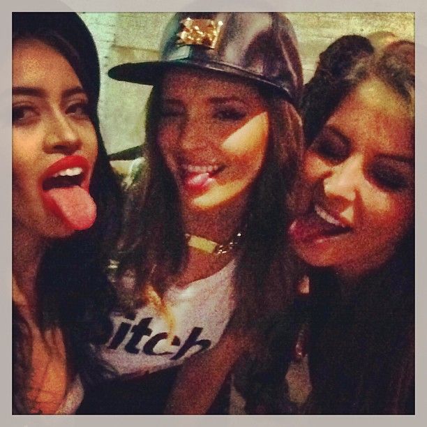 Marina Łuczenko pokazuje piersi! (FOTO) Marina Łuczenko pokazuje piersi! (FOTO)