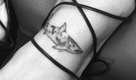 Rihanna zrobiła sobie tatuaż dla... Drake'a? (FOTO)