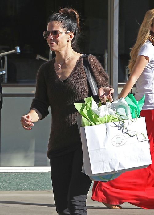 Komu Sandra Bullock kupowała prezent na walentynki? (FOTO)