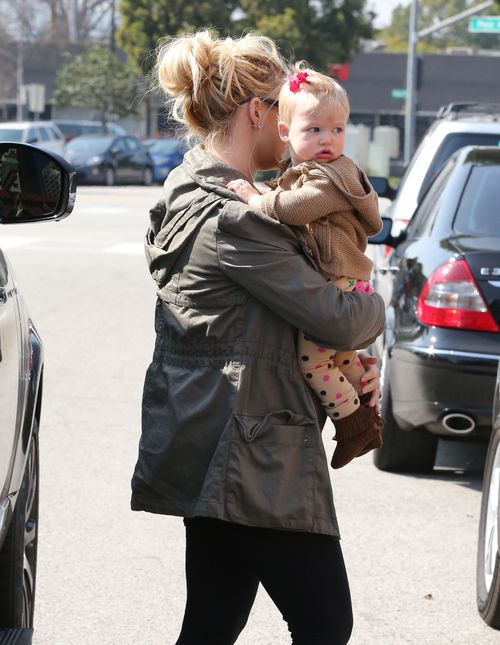 Poznajecie czyją córką jest ta urocza istotka? (FOTO)