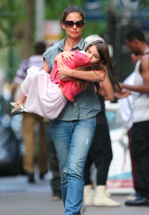 6-letnia Suri Cruise na rękach u mamy (FOTO)