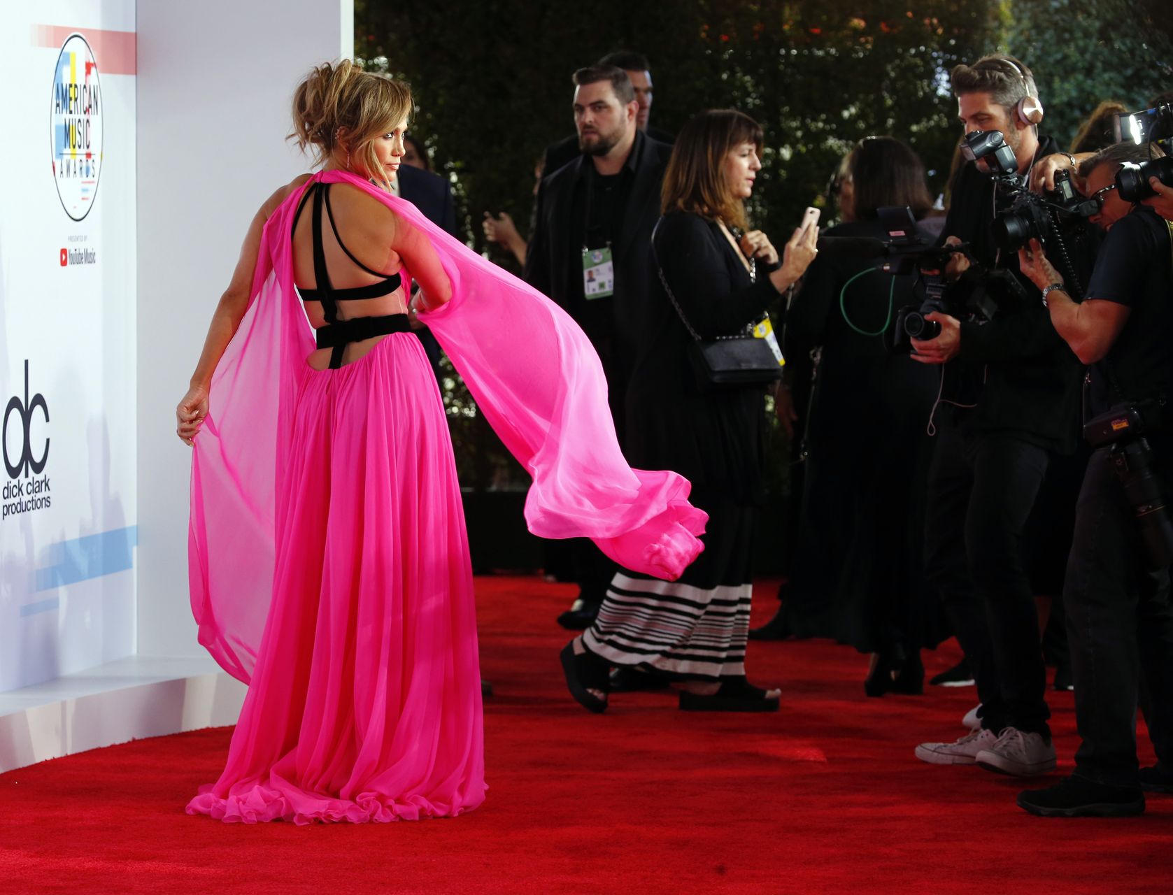 49-letnia Jennifer Lopez pokazała, kto rządzi na American Music Awards (ZDJĘCIA)