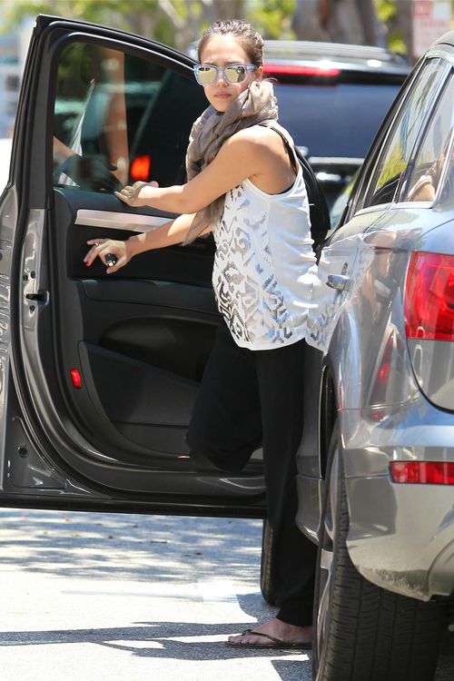 Córka Jessiki Alby nie stroi fochów jak Suri Cruise (FOTO)