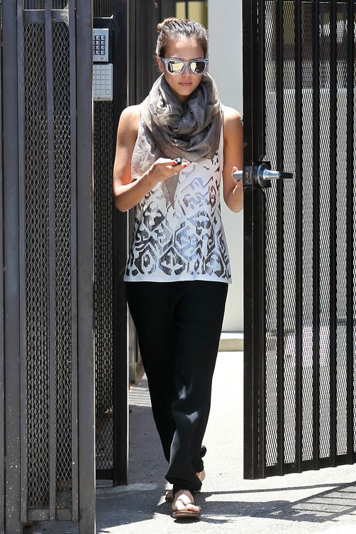 Córka Jessiki Alby nie stroi fochów jak Suri Cruise (FOTO)