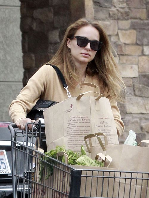 Natalie Portman zrobiła porządne zakupy (FOTO) Natalie Portman zrobiła porządne zakupy (FOTO)