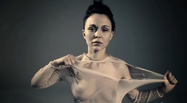 Maciej Stuhr w nowym klipie Pati Sokół - Neverland Maciej Stuhr w nowym klipie Pati Sokół - Neverland