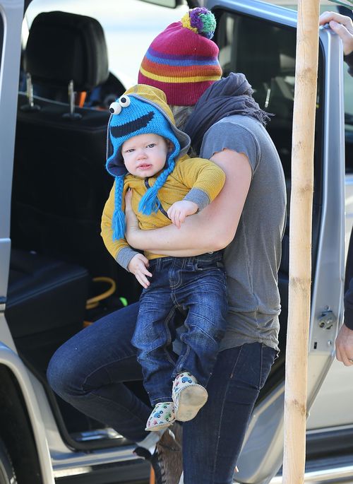 Czyj to słodki maluch ma taką zabawną czapę? (FOTO) Czyj to słodki maluch ma taką zabawną czapę? (FOTO)