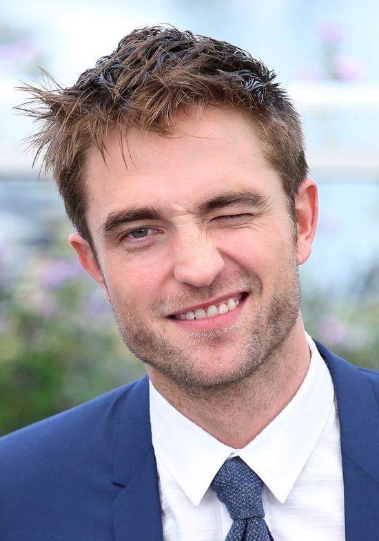 Skandal! Robert Pattinson zaspokoił psa własną ręką? Skandal! Robert Pattinson zaspokoił psa własną ręką?