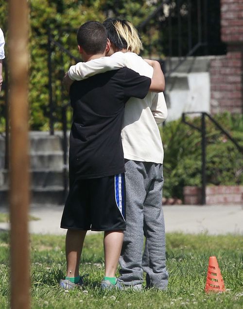 Maddox i Pax Jolie-Pitt chcą zostać piłkarzami? (FOTO)