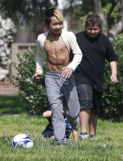 Maddox i Pax Jolie-Pitt chcą zostać piłkarzami? (FOTO)