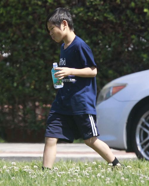 Maddox i Pax Jolie-Pitt chcą zostać piłkarzami? (FOTO)