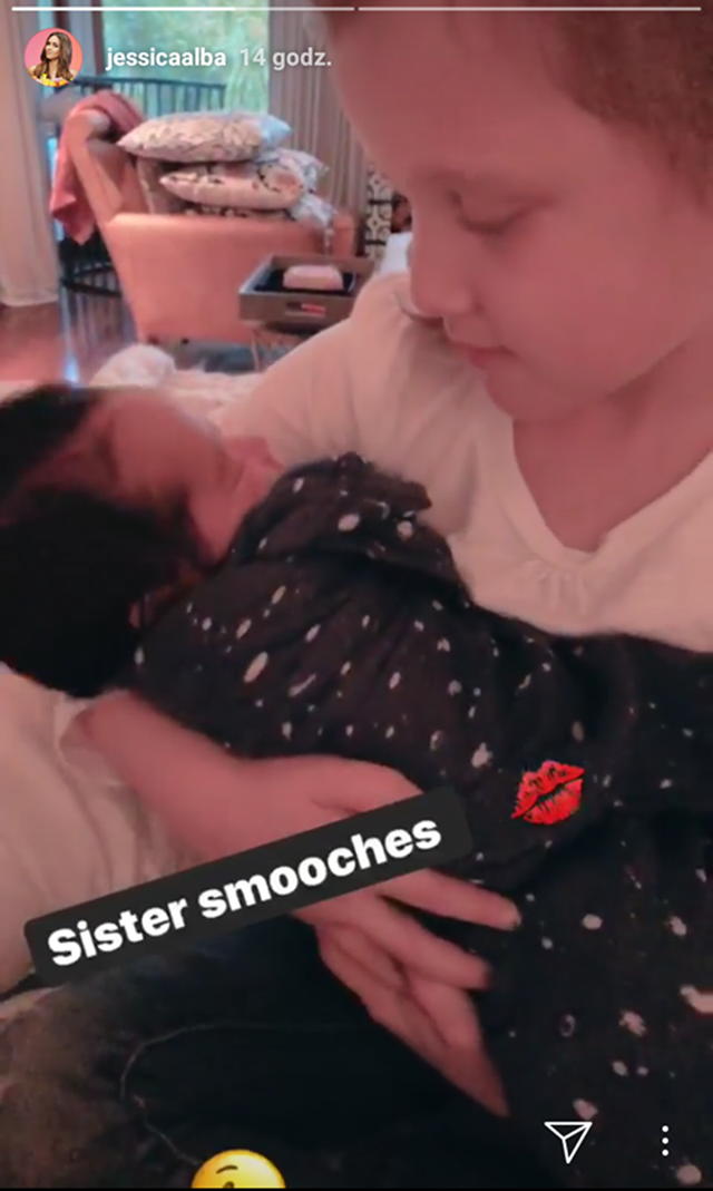 Jak córka Jessicy Alby zareagowała na nowego brata? Jak córka Jessicy Alby zareagowała na nowego brata?