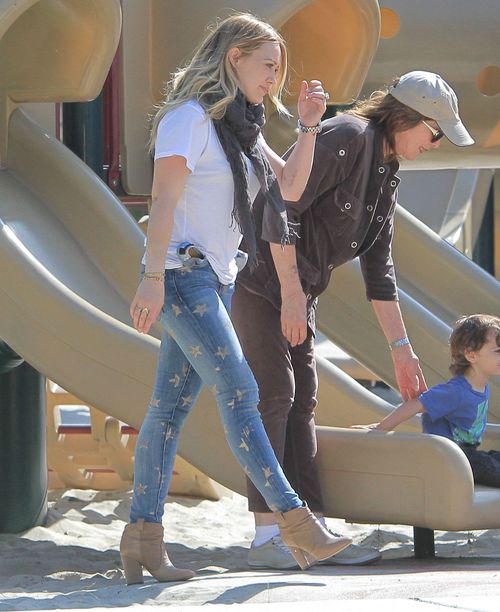 Hilary Duff i jej syn znowu pod obstrzałem paparazzi (FOTO)