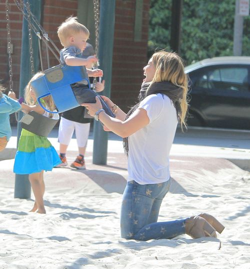 Hilary Duff i jej syn znowu pod obstrzałem paparazzi (FOTO)