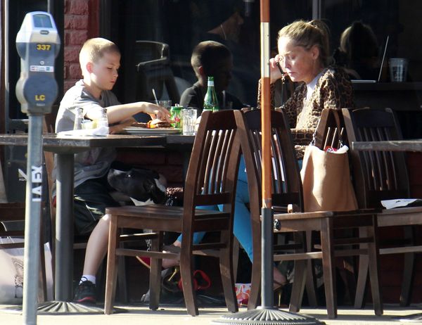 Aktorka zabrała swoje psy na lunch (FOTO)