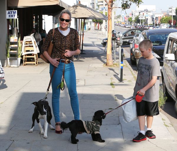 Aktorka zabrała swoje psy na lunch (FOTO)
