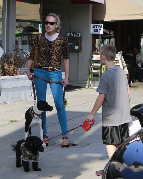 Aktorka zabrała swoje psy na lunch (FOTO)