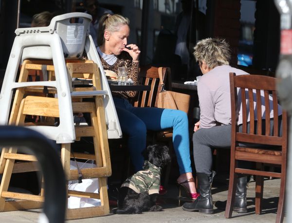 Aktorka zabrała swoje psy na lunch (FOTO)