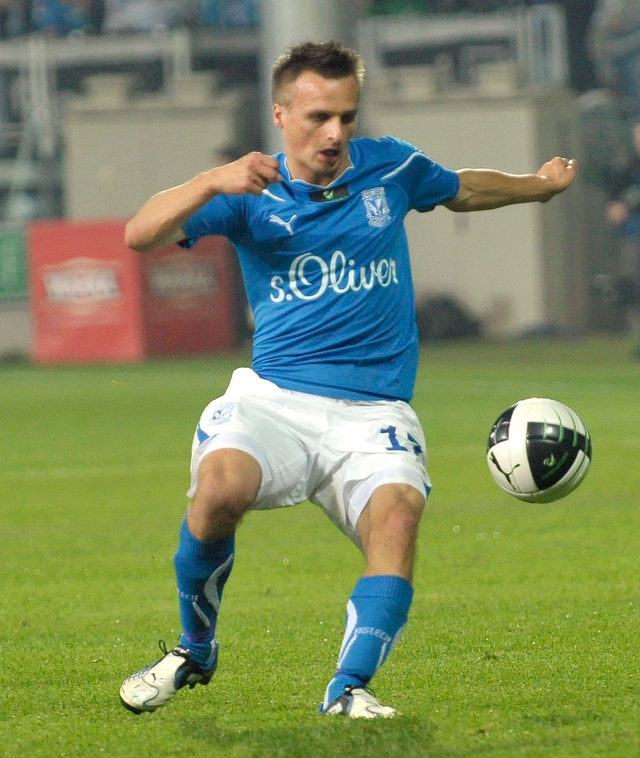 Pijany piłkarz na w radiu: Nie przerywaj mi, k***wa, jak polewam!