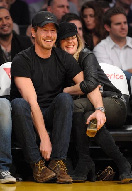 Drew Barrymore z brzuszkiem