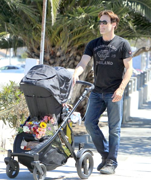 Stephan Moyer chętnie pomaga wnie unika obowiązkach (FOTO)