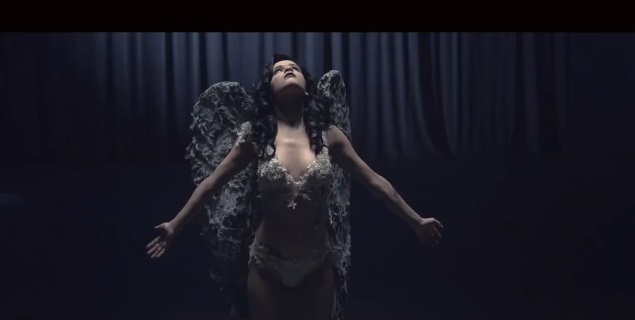 Ewelina Lisowska prezentuje Jutra nie będzie (VIDEO)