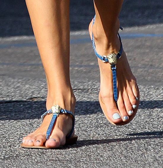 Kto ma takie długie palce u stóp? (FOTO)