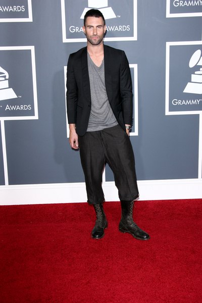 Adam Levine uderzył fankę podczas koncertu (VIDEO)