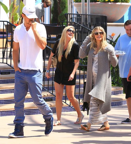 Fergie już nie udaje się ukryć ciążowego brzuszka (FOTO)