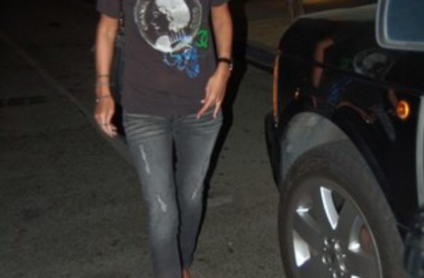 Nicky Hilton na luzie (FOTO)