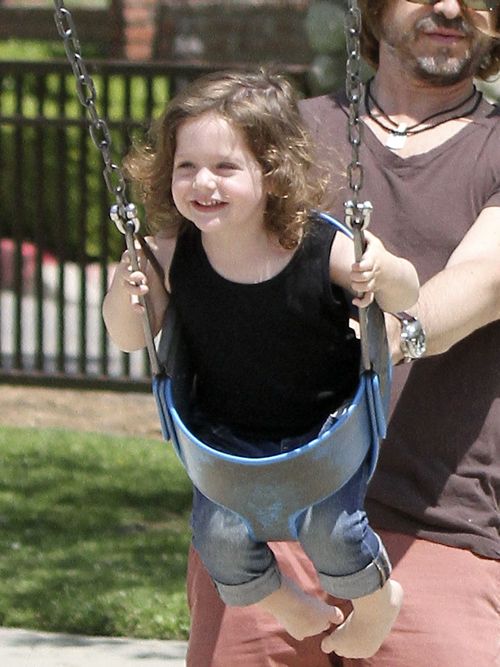 Rachel Zoe z synem i mężem w parku (FOTO)