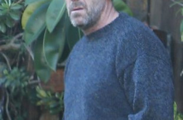 Hugh Laurie miał kiepską noc? (FOTO)