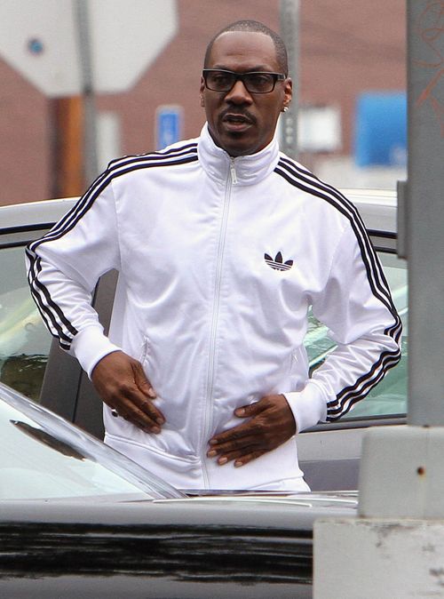 Eddie Murphy na randki chodzi w białym... dresie (FOTO)