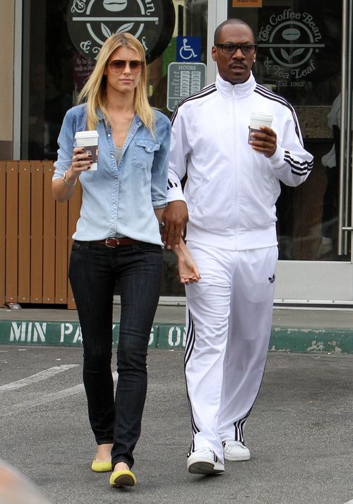 Eddie Murphy na randki chodzi w białym... dresie (FOTO)
