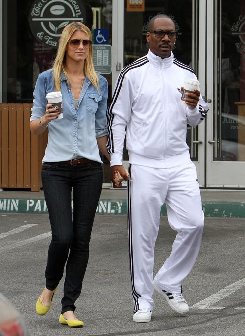 Eddie Murphy na randki chodzi w białym... dresie (FOTO)