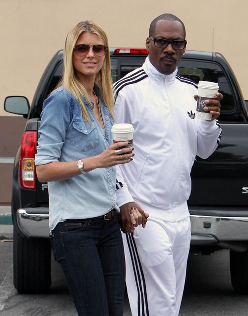Eddie Murphy na randki chodzi w białym... dresie (FOTO)