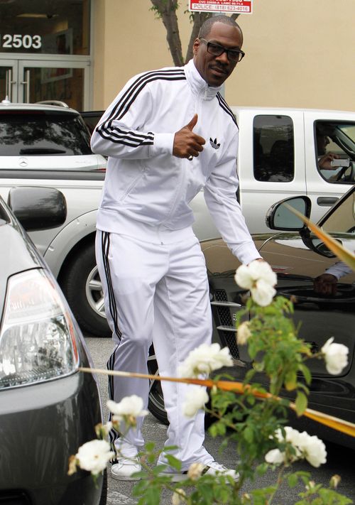 Eddie Murphy na randki chodzi w białym... dresie (FOTO)