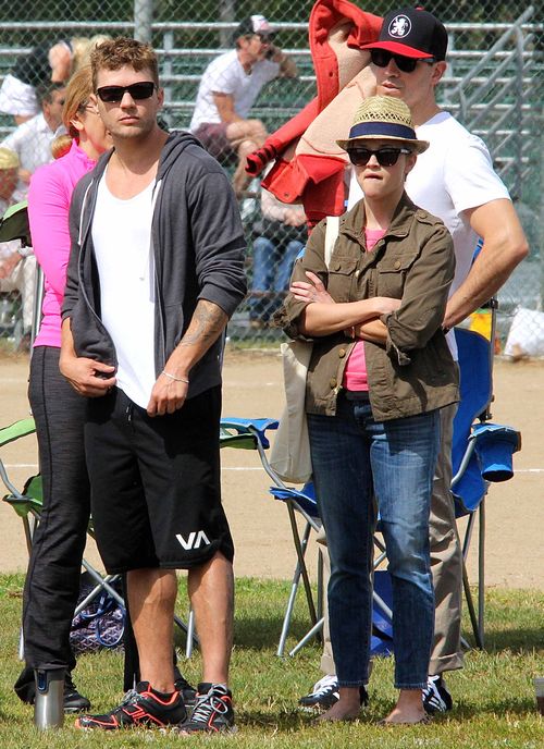 Witherspoon i Phillippe kibicują swojemu synowi (FOTO)