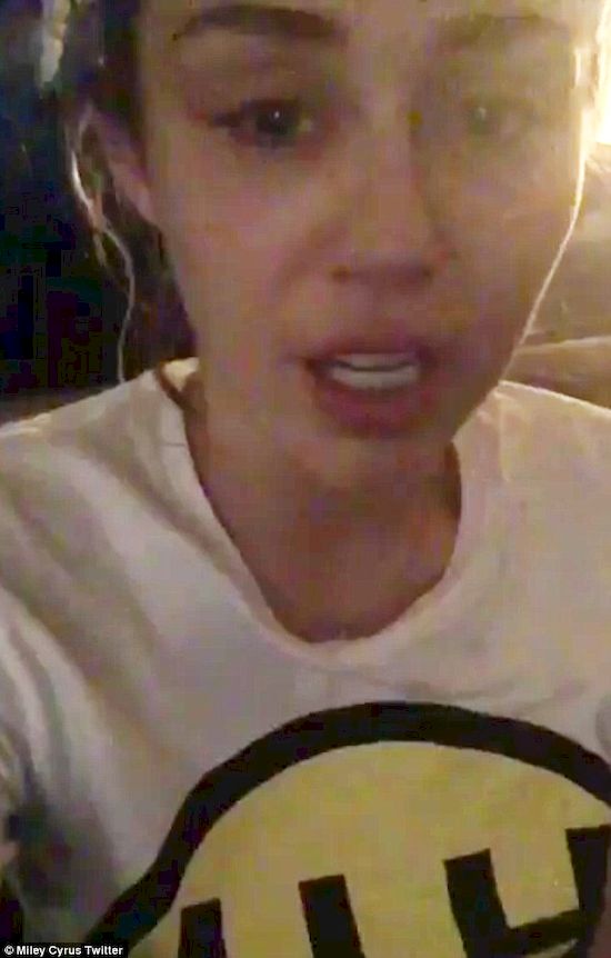 Miley Cyrus ze łzami w oczach błaga Donalda Trumpa o jedno! Miley Cyrus ze łzami w oczach błaga Donalda Trumpa o jedno!