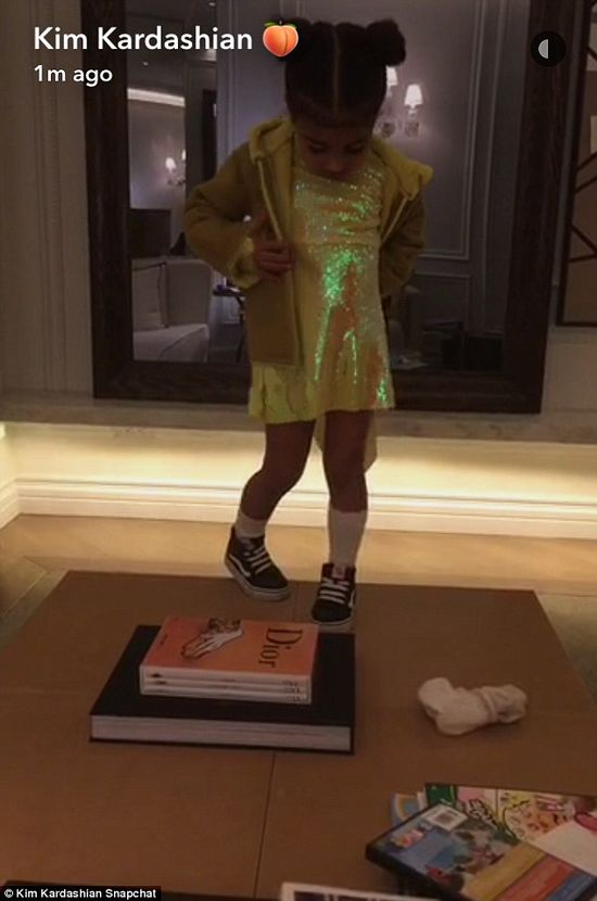 Kim Kardashian udostępniła uroczy film z North! Kanye West musi być dumny! Kim Kardashian udostępniła uroczy film z North! Kanye West musi być dumny!