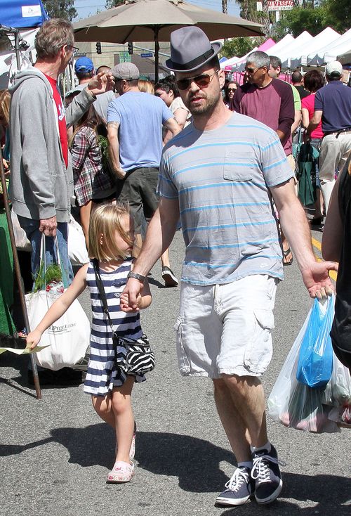 Jason Priestley z dziećmi na zakupach (FOTO) Jason Priestley z dziećmi na zakupach (FOTO)