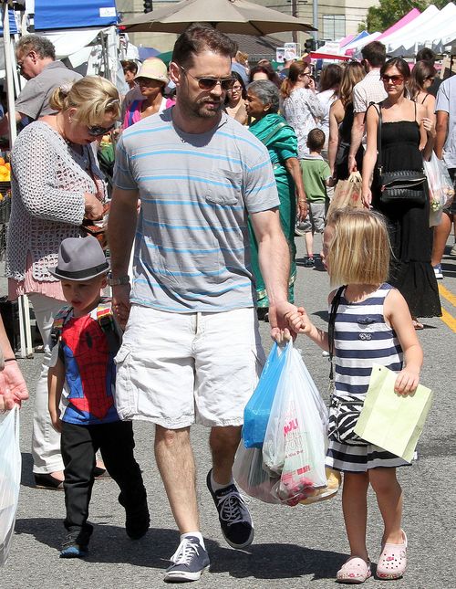 Jason Priestley z dziećmi na zakupach (FOTO) Jason Priestley z dziećmi na zakupach (FOTO)
