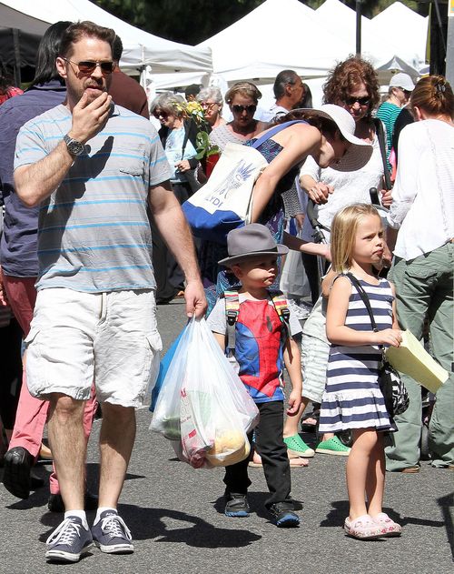 Jason Priestley z dziećmi na zakupach (FOTO) Jason Priestley z dziećmi na zakupach (FOTO)