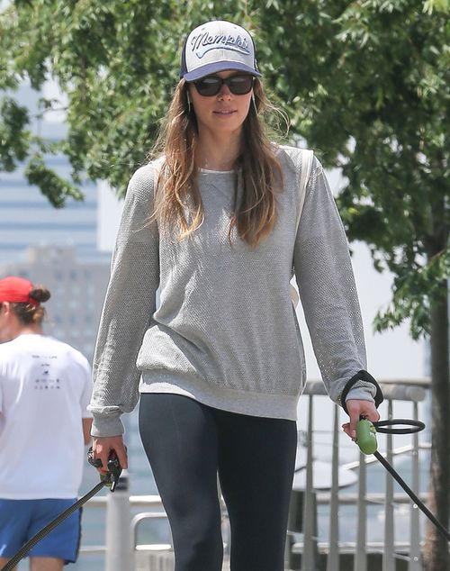 Kto chodzi na spacery z taką obstawą? (FOTO)