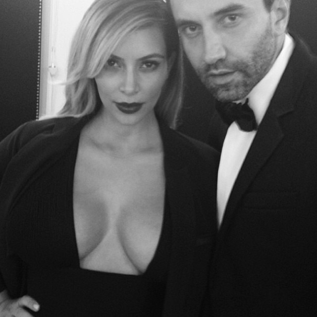 Kim Kardashian chwali się figurą na Instagramie (FOTO)